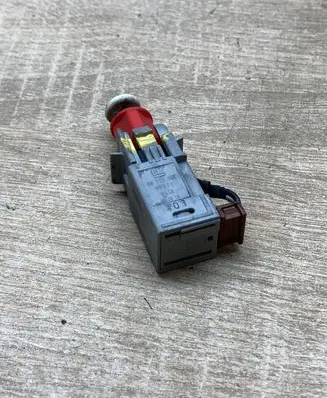 Opel Zafira A Brake pedal sensor switch 09185907