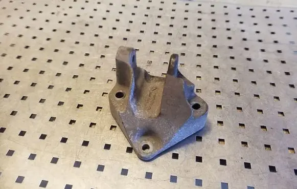 Nissan X-Trail T31 Engine mounting bracket 11332JD700