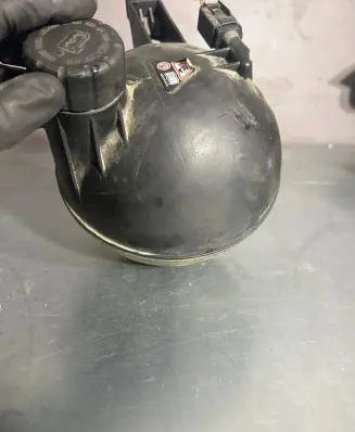Coolant expansion tank/reservoir