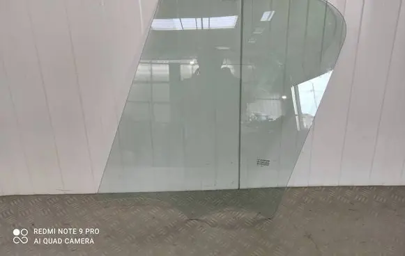 Renault Trafic III (X82) Front door window glass four-door 43R000464