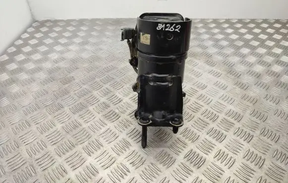 Toyota RAV 4 (XA50) Engine mount bracket