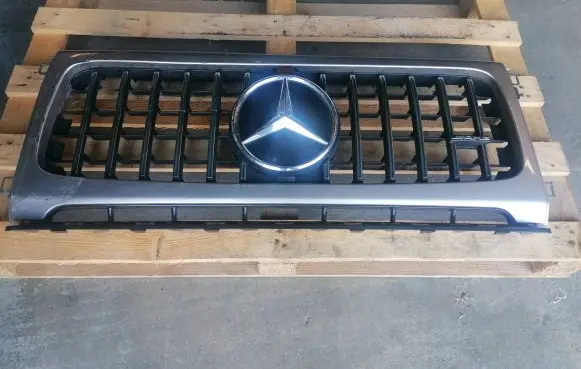 Mercedes-Benz G W463 2nd Gen Front grill A4638885300