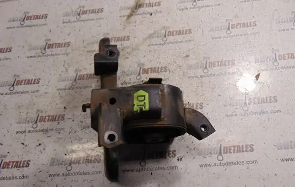 Toyota Verso Engine mount bracket