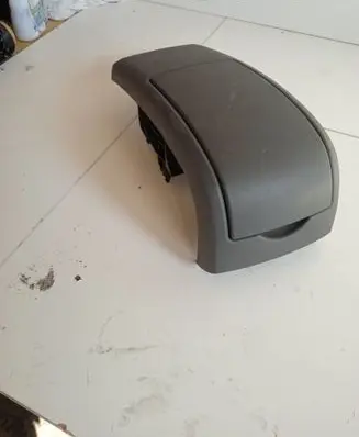 Cup holder front