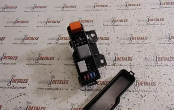 Toyota Corolla Verso AR10 Relay mounting block 