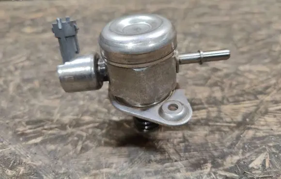 Ford Fusion II Fuel injection high pressure pump EJ7E9D376CA