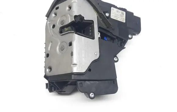 Seat Alhambra (Mk2) Sliding door lock 7N0839015B