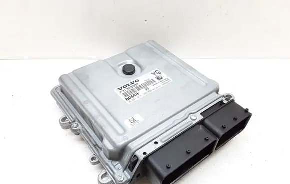 Volvo XC60 Engine control unit/module P31303388 0281015286