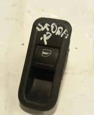Skoda Octavia Mk2 (1Z) Electric window control switch 5J0867435 8103909