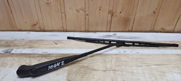 Toyota Prius (NHW20) Rear wiper blade arm 6897