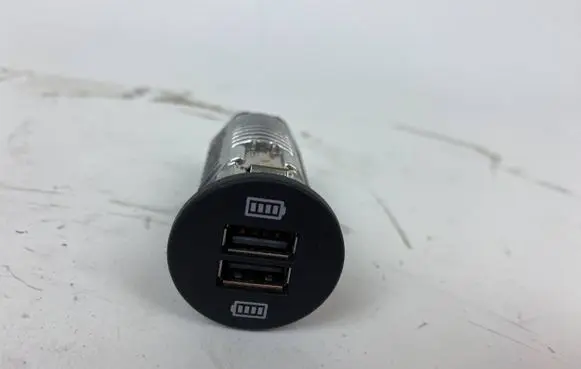 Porsche Macan (95B) USB socket connector 95B035222