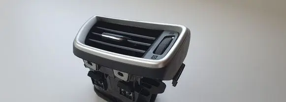 Nissan Qashqai Dashboard side air vent grill/cover trim