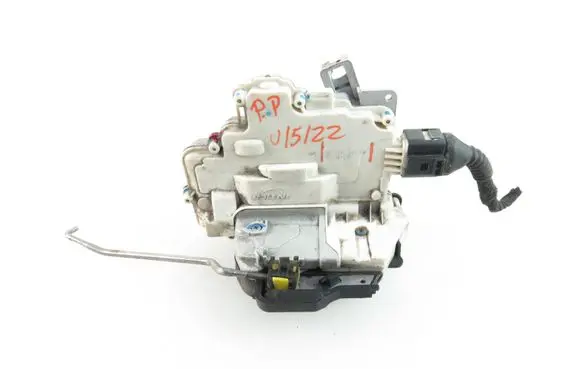 Audi A4 S4 B7 8E 8H Front door lock 8E1837016AA