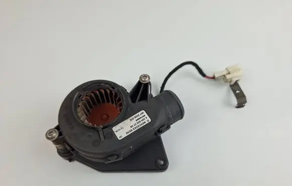 Mercedes-Benz C W204 Engine control unit/module fan A2048300708