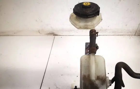 Honda Civic Brake fluid reservoir 
