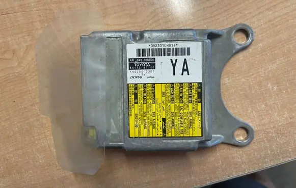 Toyota Prius (XW30) Airbag control unit/module 8917047111