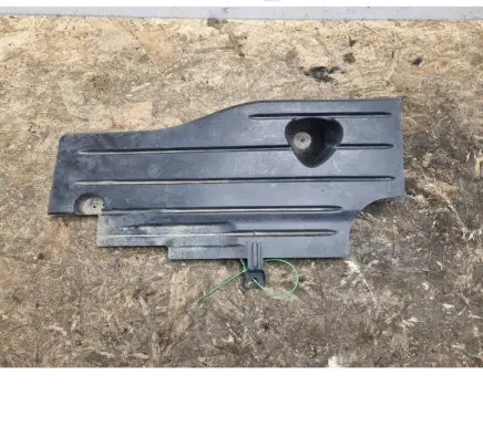 Ford Focus Engine splash shield/under tray AV61-R11778-AF