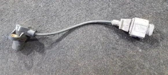 Volkswagen Golf Plus Crankshaft position sensor 0261210200 06a906433l