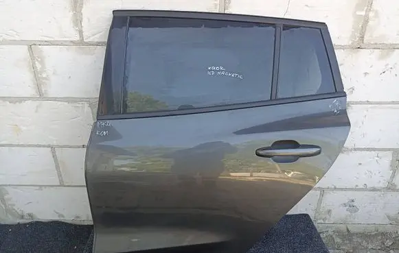 Ford Focus Rear door