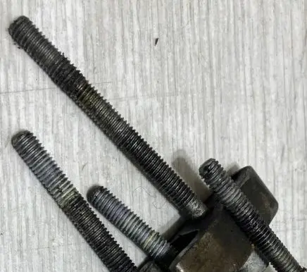 Mercedes-Benz E W212 Fuel Injector clamp holder