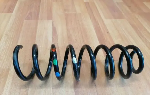 Renault Megane IV Rear coil spring 550203725R 550208565R