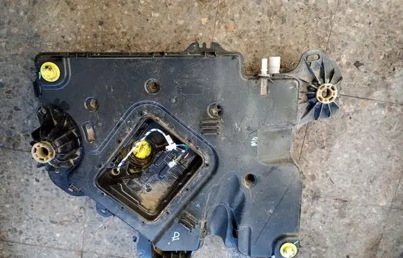 Citroen Jumpy AdBlue liquid reservoir P1001375