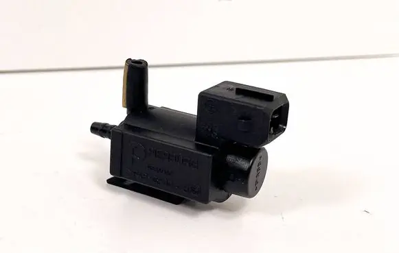 BMW 3 E92 E93 Vacuum valve 11741742712 1742712 72234100