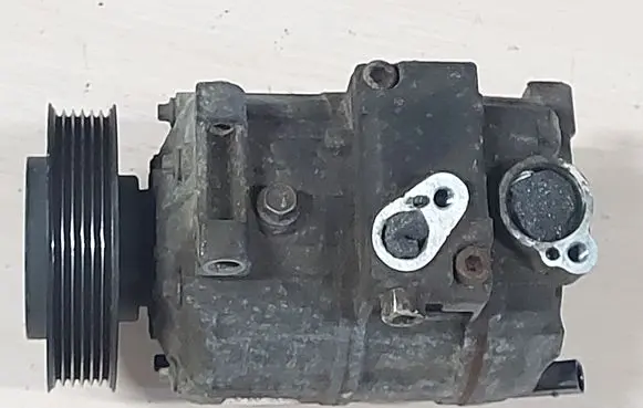 Volkswagen PASSAT B6 Air conditioning (A/C) compressor (pump) 1K0820803N