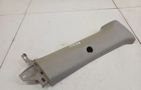 Mazda Premacy (D) pillar trim (bottom) 