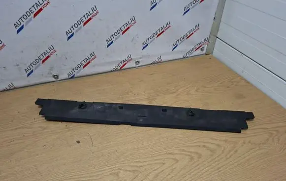 BMW 1 F20 F21 Radiator trim 7600543