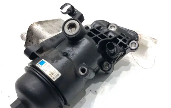 Hyundai Tucson TL Oil filter mounting bracket 264002A615