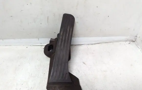Volkswagen PASSAT B7 Accelerator throttle pedal 6PV01053600 1K2721503T