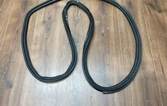 Mercedes-Benz E W213 Seal rubber (tailgate) A2137505100