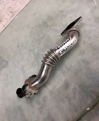 Ford Focus EGR valve line/pipe/hose Jn1q9e470aa Jn1q9e470