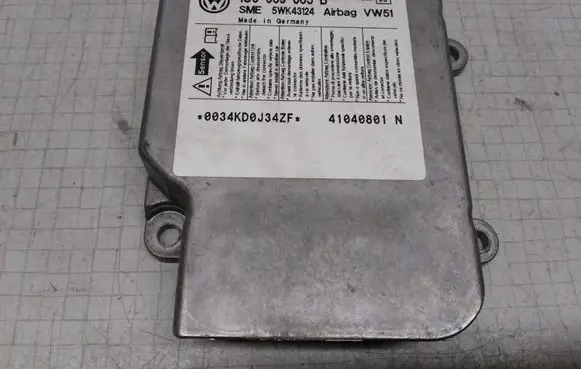 Volkswagen PASSAT B5.5 Airbag control unit/module 1C0909605B 5WK43124