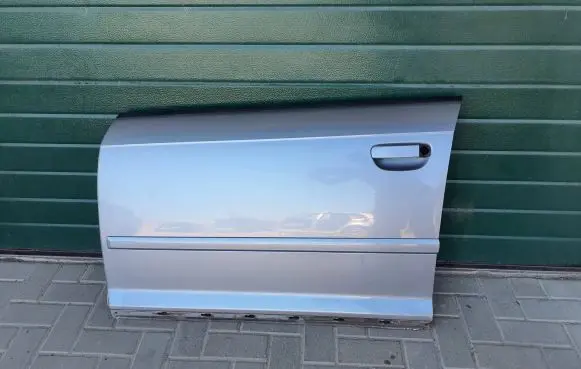 Audi A3 S3 A3 Sportback 8P Front door LY7J