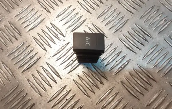 Land Rover Freelander Air conditioning (A/C) switch YUG500300PUY
