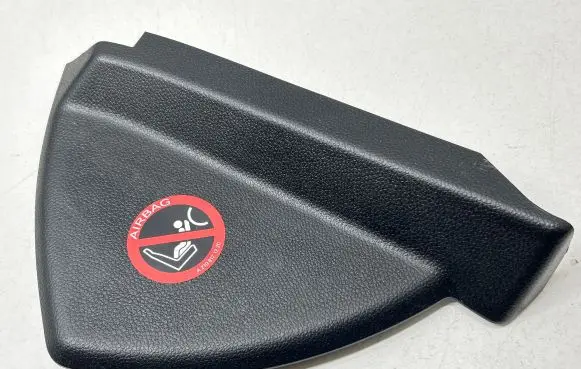 Mercedes-Benz C W204 Dashboard side end trim A2046800278 107215