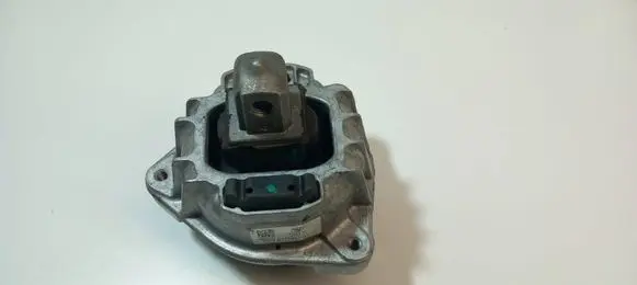 BMW 5 F10 F11 Engine mount bracket 57527810 6777381