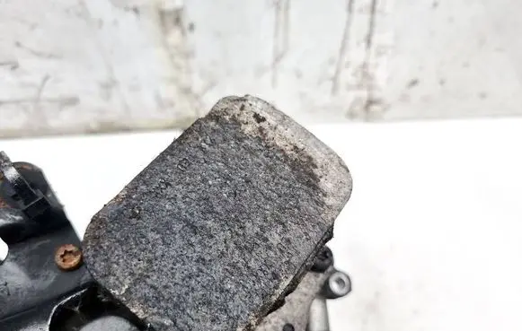 Peugeot 308 Engine oil radiator 