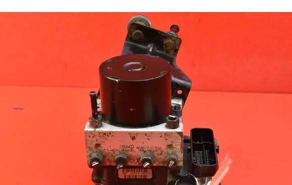 Skoda Fabia Mk2 (5J) ABS Pump 6R0614117D