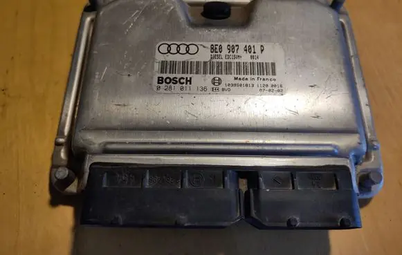 Audi A6 S6 C5 4B Engine control unit/module 8E0907401P 0281011136