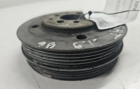 Volkswagen PASSAT B5.5 Crankshaft pulley 038105243