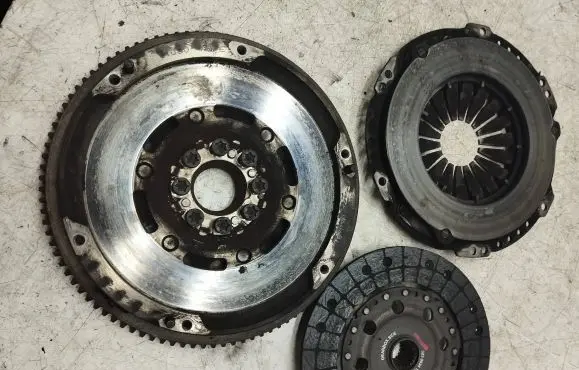 Toyota Corolla Verso E121 Clutch set kit 323063410