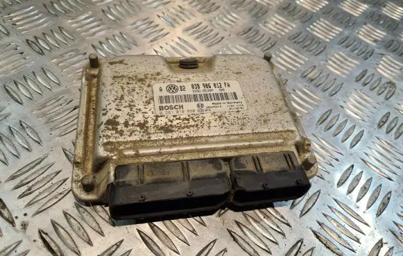 Volkswagen Golf IV Engine control unit/module 038906012FA 0281010650