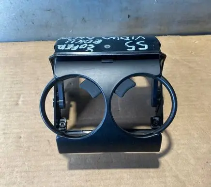 SsangYong Chairman W Cup holder front 