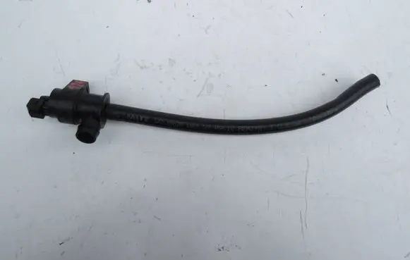 Volvo XC90 Valve vacuum 