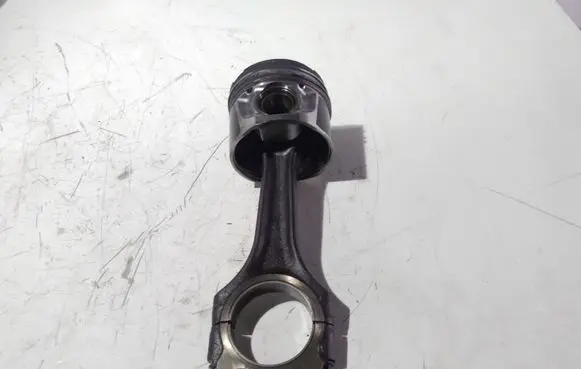 Mercedes-Benz S W220 Piston with connecting rod 86L51