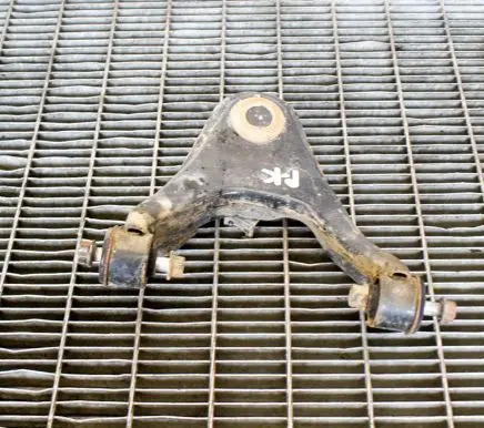 Mitsubishi L200 Front lower control arm/wishbone