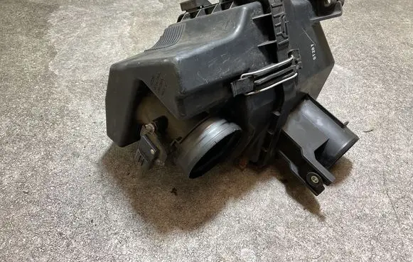 Honda CR-V Air filter box ACC98